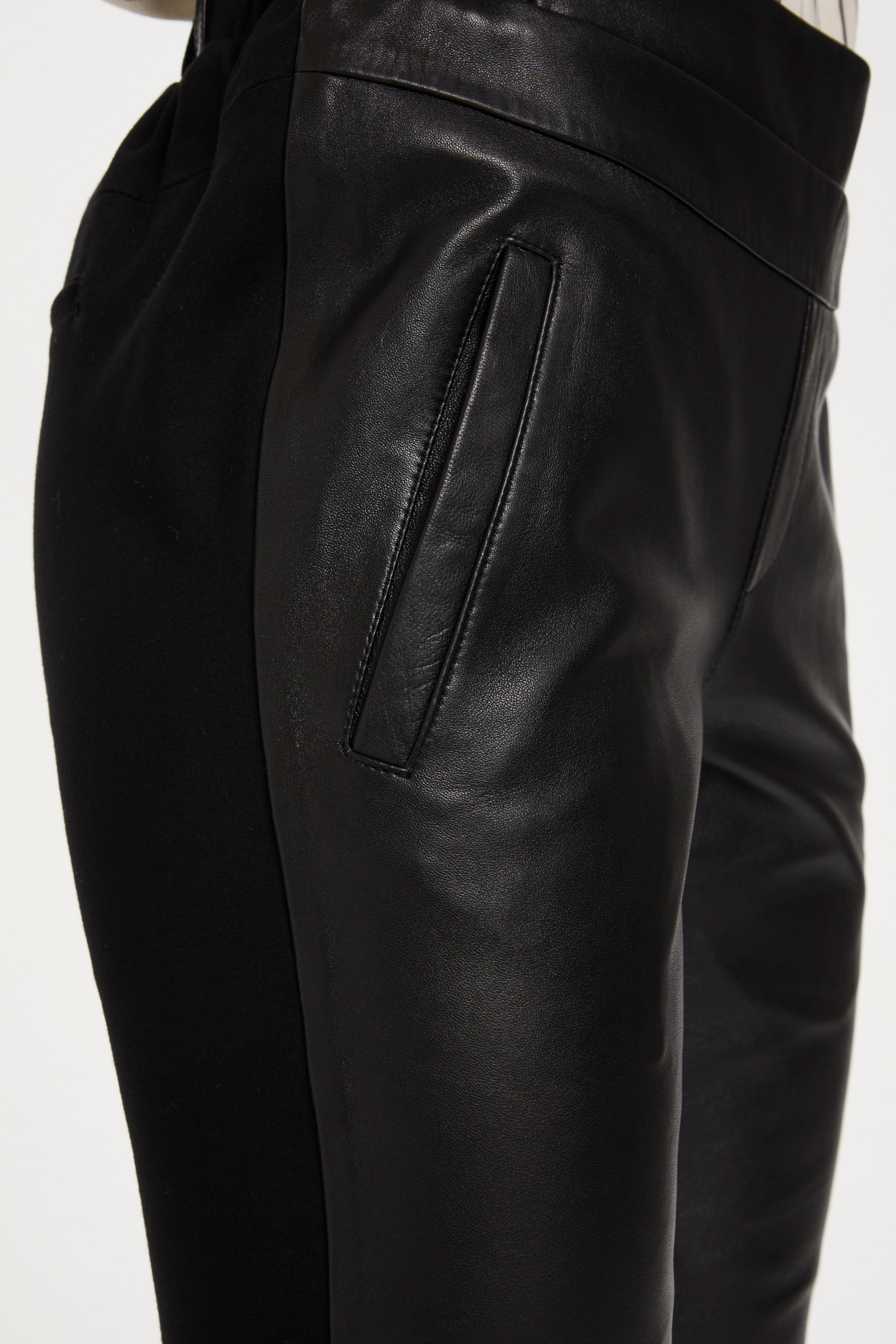 Kagia Sofie Leather Pant black closeup