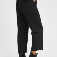 KAsakura Cropped Pants black side