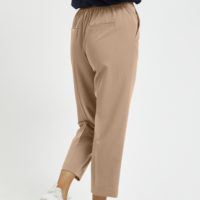 KAsakura Cropped Pants beige back