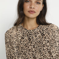 KAnynne Shirt brown closeup
