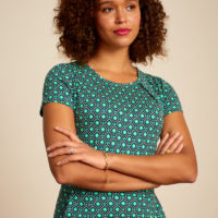 Mona Dress Crespo closeup