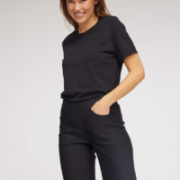 Donna Loose Crop Pant black closeup