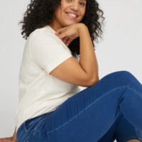 Hannah_Regular_sitting
