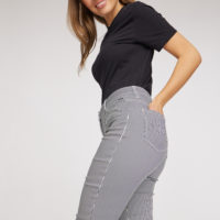Charlotte Zip Regular Crop Pant black bottom