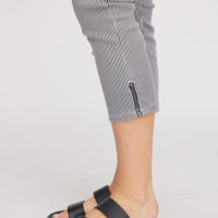 Charlotte Zip Regular Crop Pant black legs