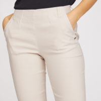 Taylor Regular Capri closeup front