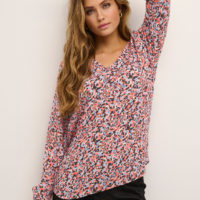 KAjanet Blouse front