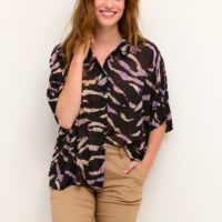 KAneferi Shirt front