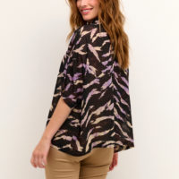 KAneferi Shirt back