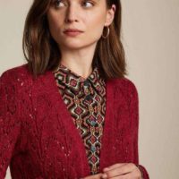 Cardi Midi Tosca red closeup