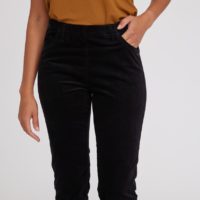Kelly Regular ML Pant closeup