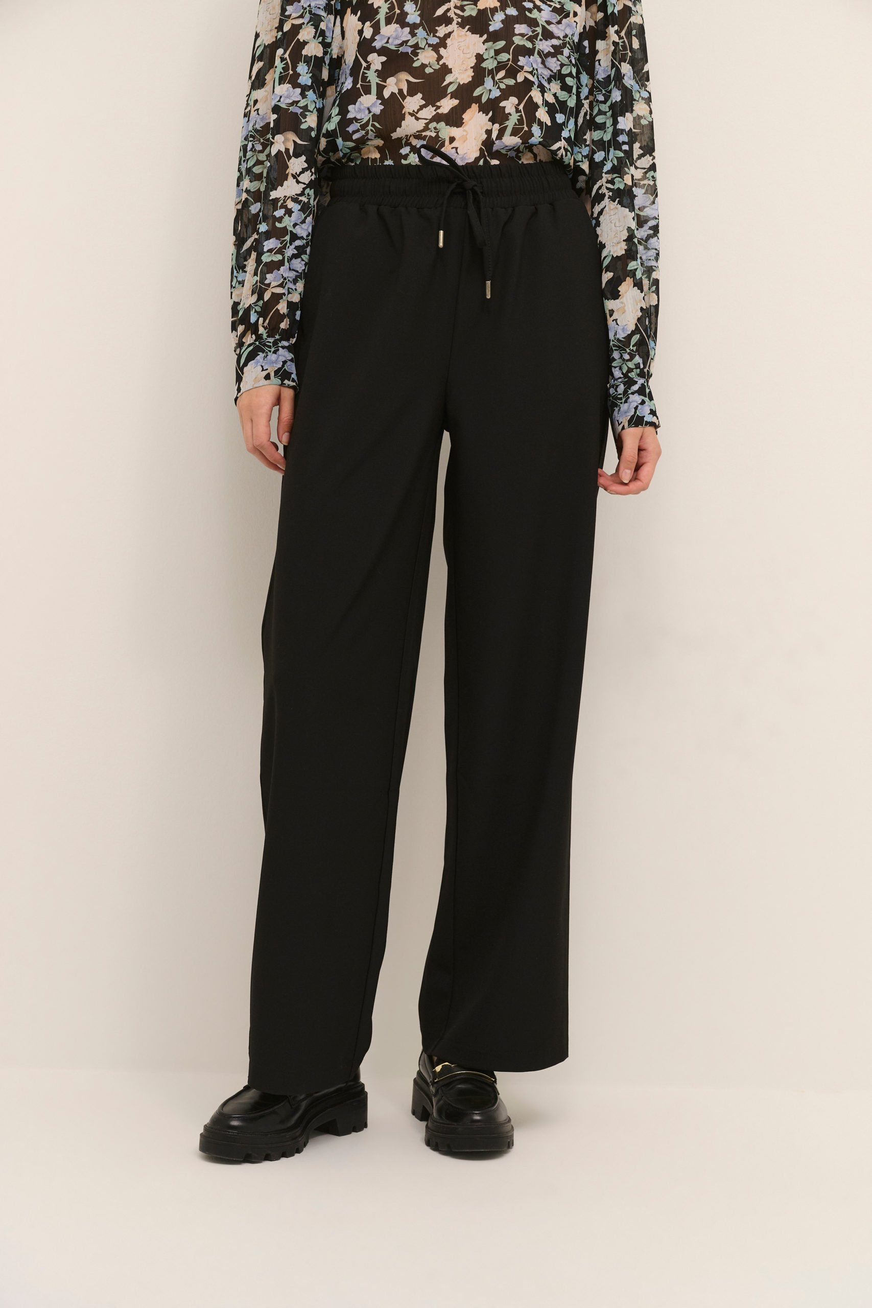 KAcolette Pants Suiting black front