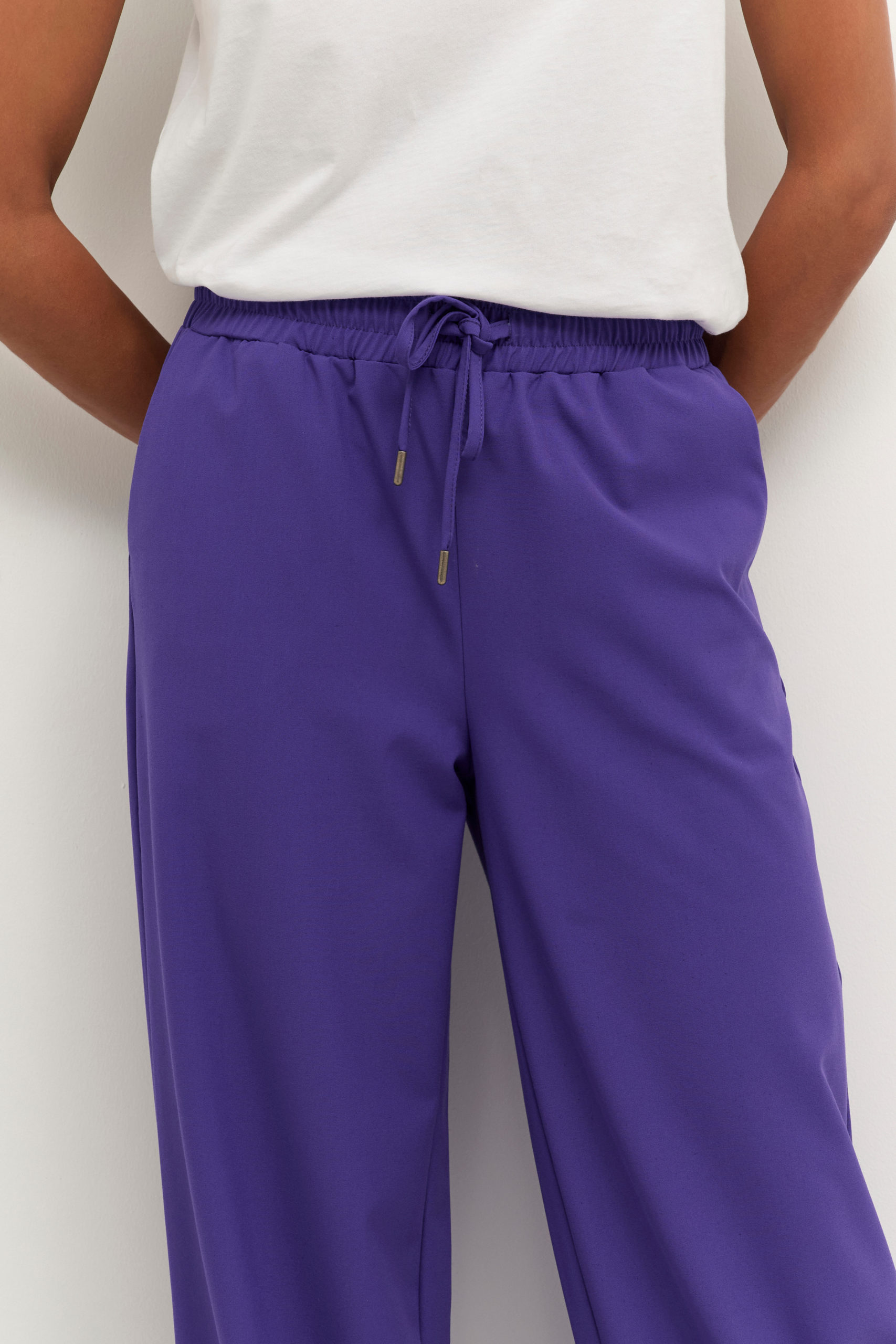 KAcolette Pants Suiting purple closeup