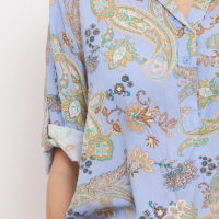 Mathilde Paisley Shirt jeans closeup
