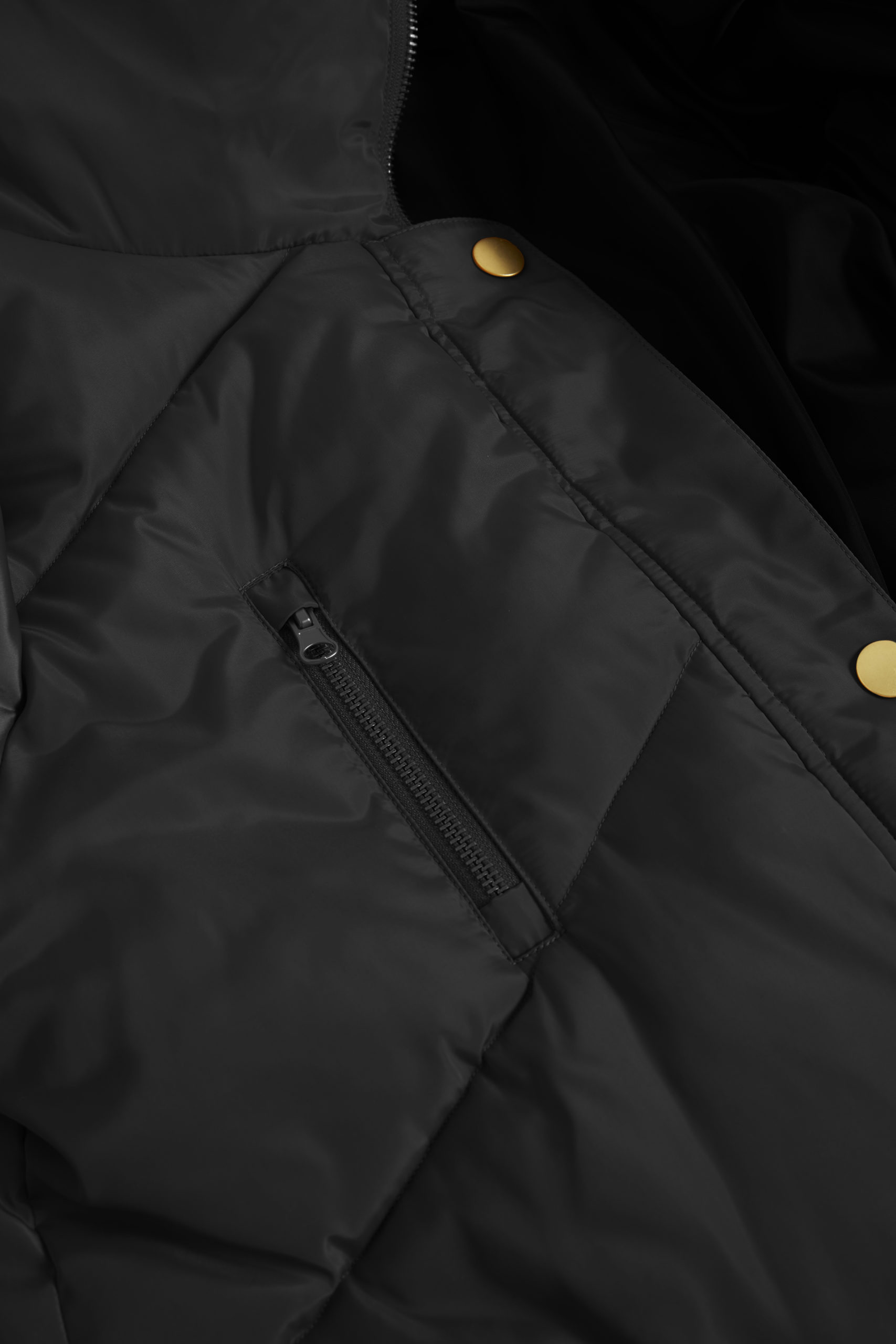 KAlindsay Outerwear black closeup1