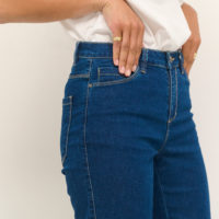 KAvicky Straight Blue Jeans closeup front