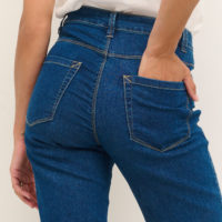 KAvicky Straight Blue Jeans closeup back