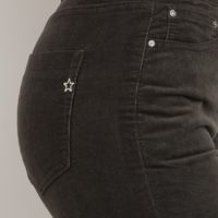 Stretch Velvet Pant brown closeup
