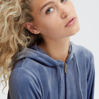 ByMitza Blue Velour Sæt closeup