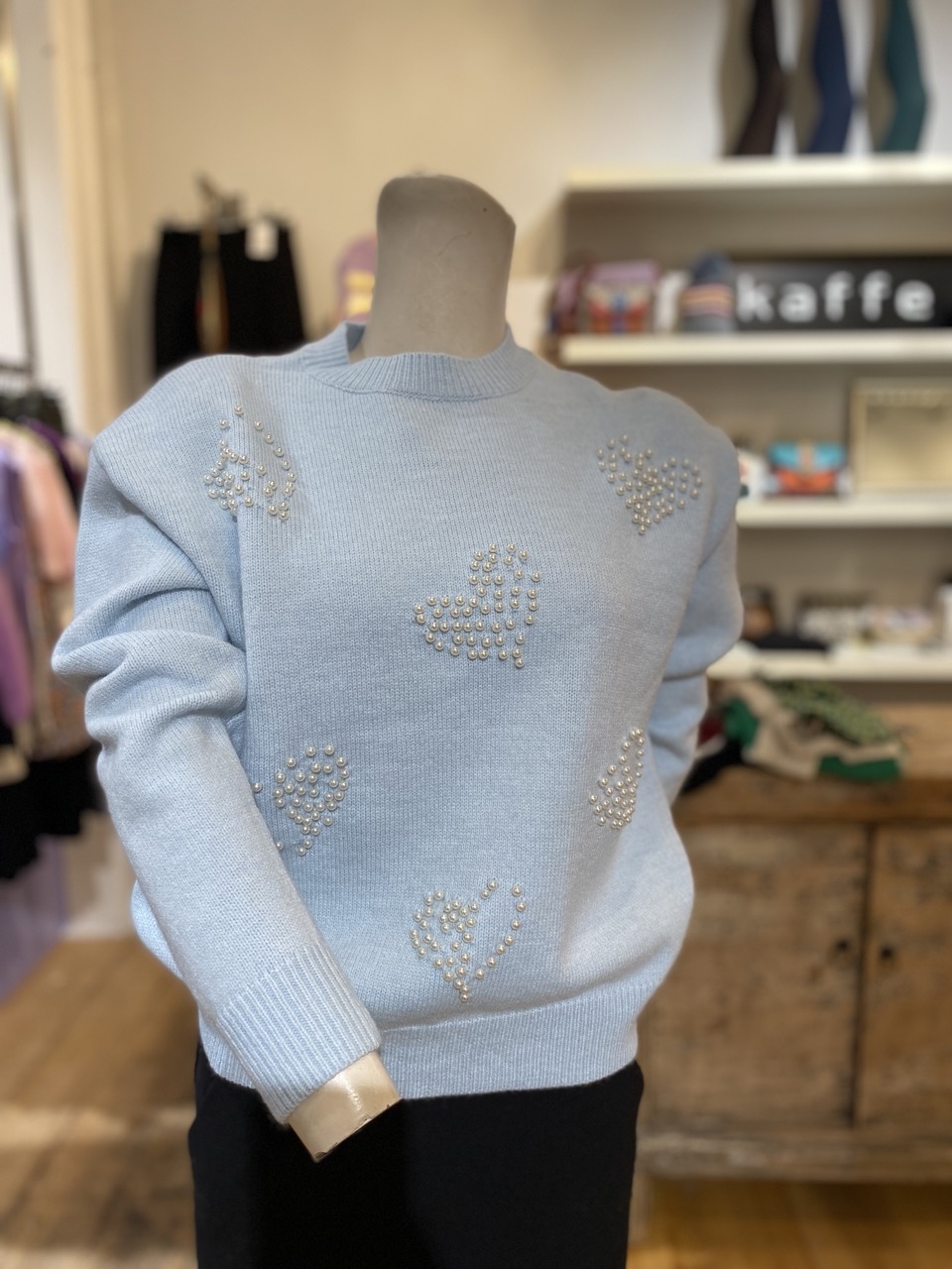 Pearl Heart Blue Knit front