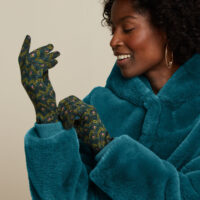 Glove Pine Lounge