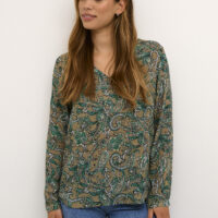 KAamber Green Paisley Bluse front