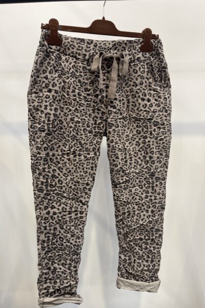 MdcReina Leo Pant item