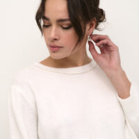 KAmeridith Chalk Pullover closeup