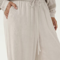KAmilia Feather Gray Cropped Pants closeup