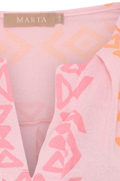MdcStine Pink Shirt neckline